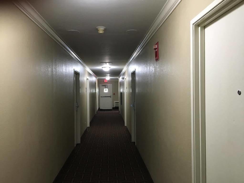 Мотель Super 8 By Wyndham Виксбург Экстерьер фото