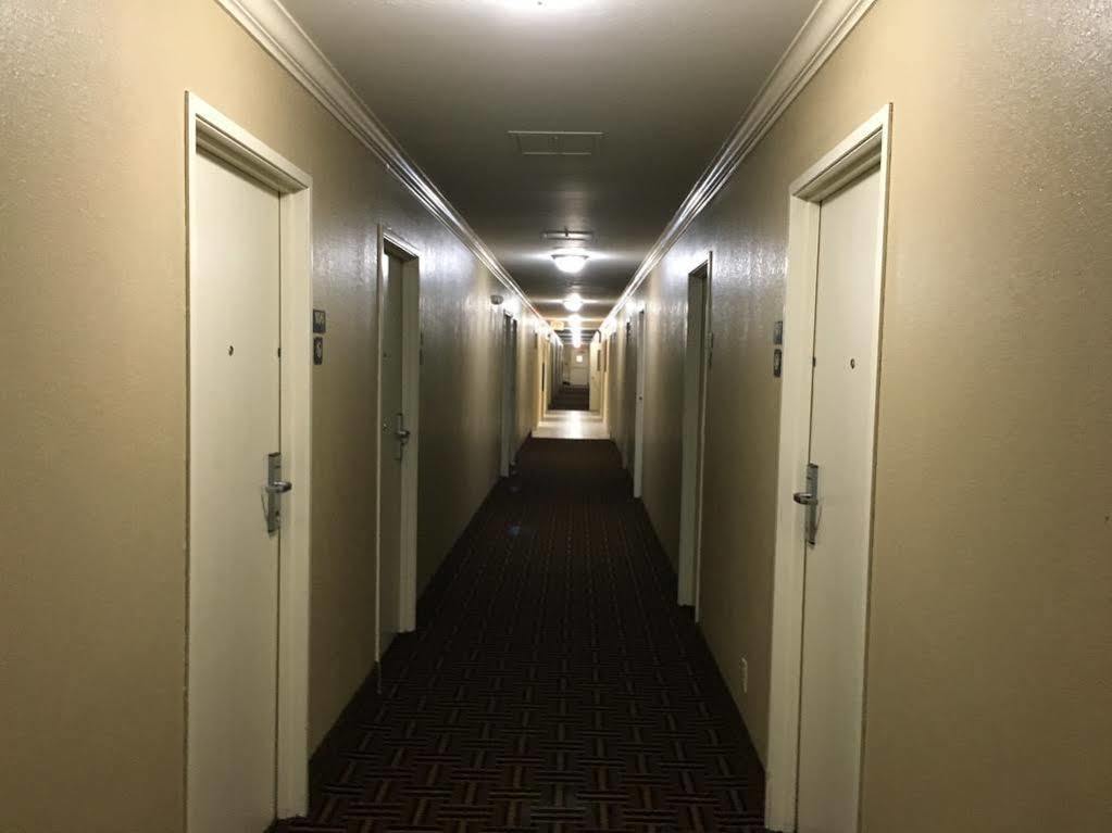 Мотель Super 8 By Wyndham Виксбург Экстерьер фото